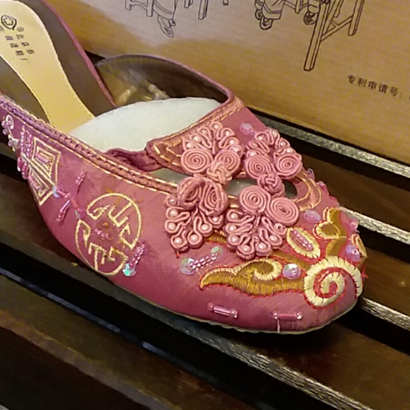 Pink slip on low heel oriental shoes size 39 - Picture 2 of 6